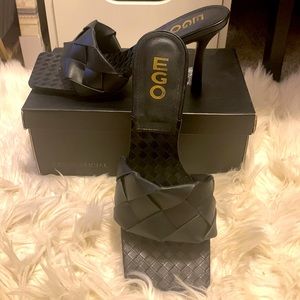 EGO Turntup mules size 10 black
